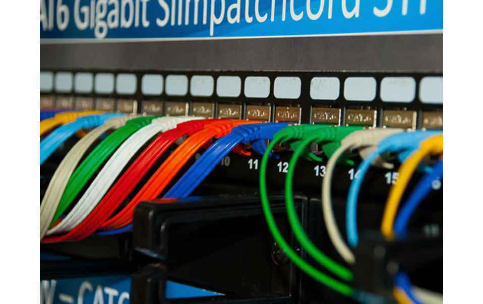 Slimpatchkabel RJ-45 - RJ-45, Cat 6, UTP, 3 m, GrauLightpatchkabel rund, ungeschirmtes Twisted-Pair-Kabel (U/UTP) mit Klinkenschutz