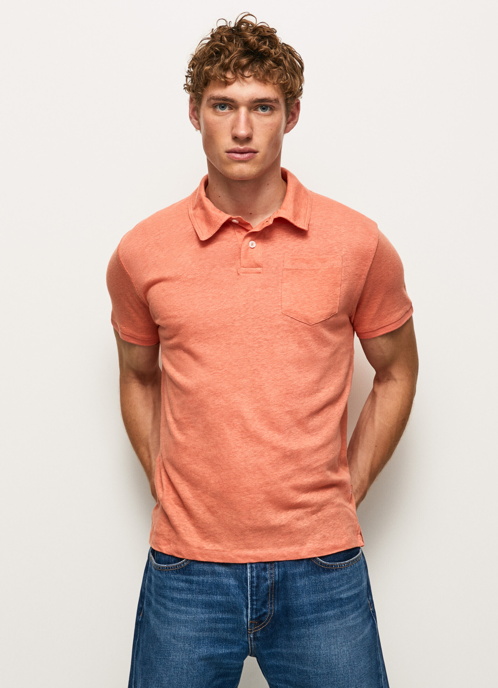 Camisa polo de linho de corte regular - laranja abóbora