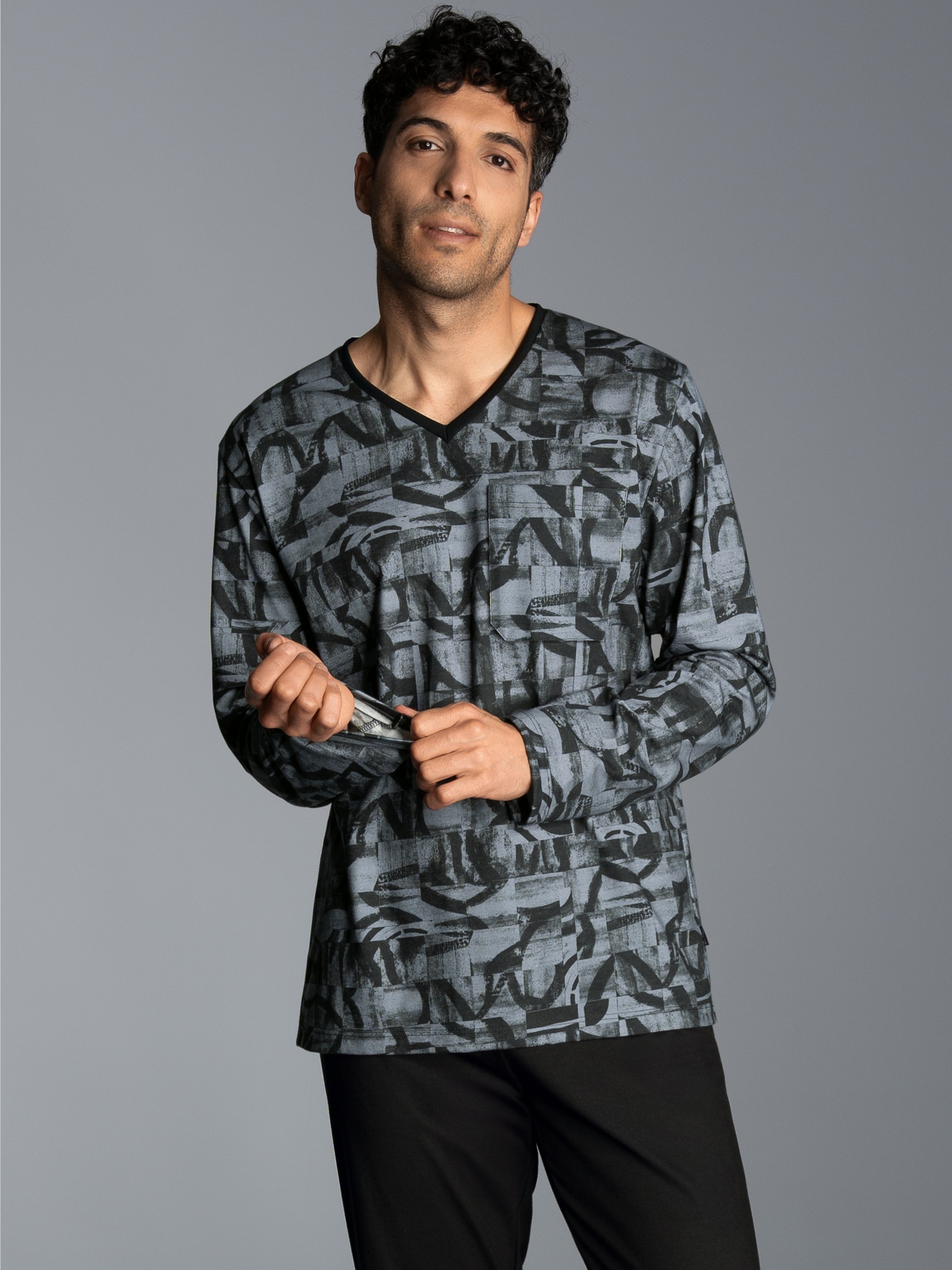 Pyjama-Oberteil mit kunstvollem Allover-Print Schwarz