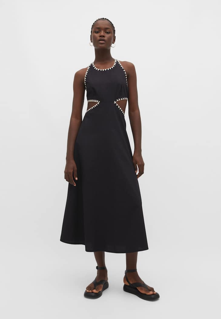 Vestido longo com recorte lateral