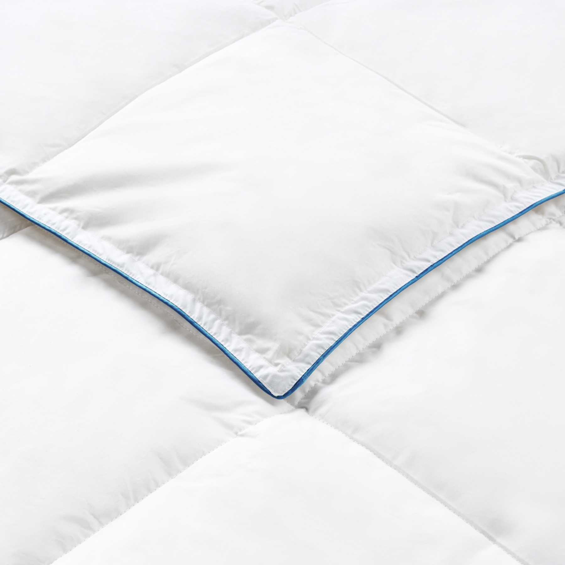 Beliani-CERVINO-Dekbed licht warm-Wit-220 x 240 cm-Eendendons