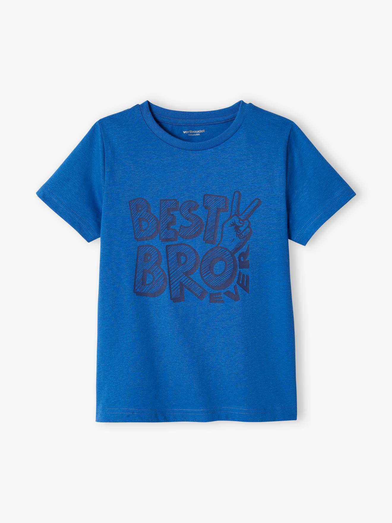 Camiseta de manga curta com mensagem para meninos, lisa, azul claro com estampas.