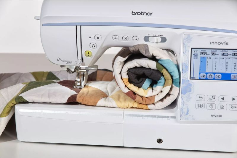 Brother Innovis NV2700 - Borduur- en Naaimachine