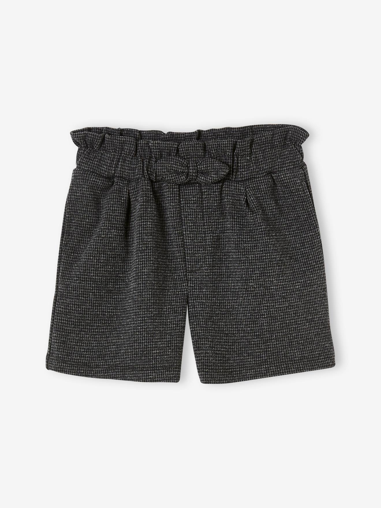 shorts xadrez, menina cinza escuro liso