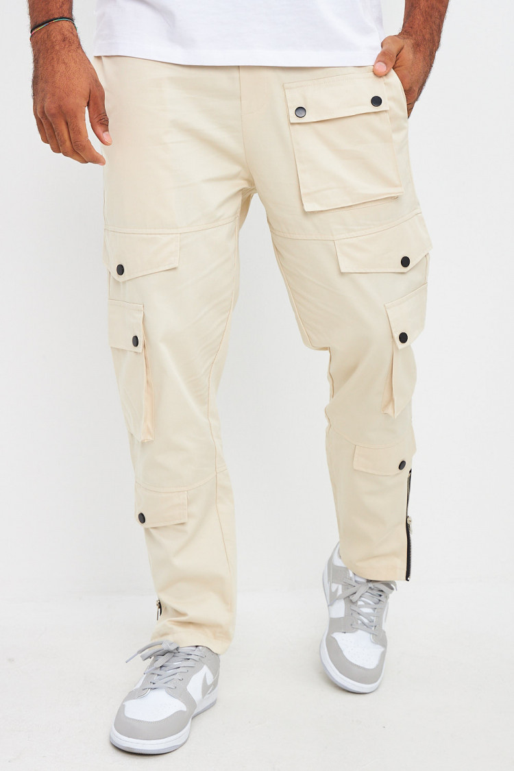 Pantalon beige cargo zippé aux chevilles