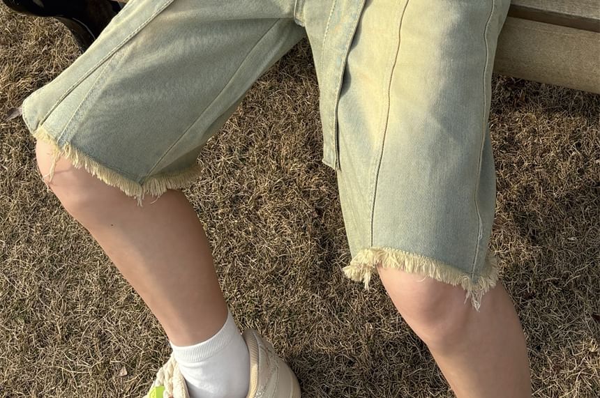AXEN - Gewassen, gerafelde denim shorts met hoge taille