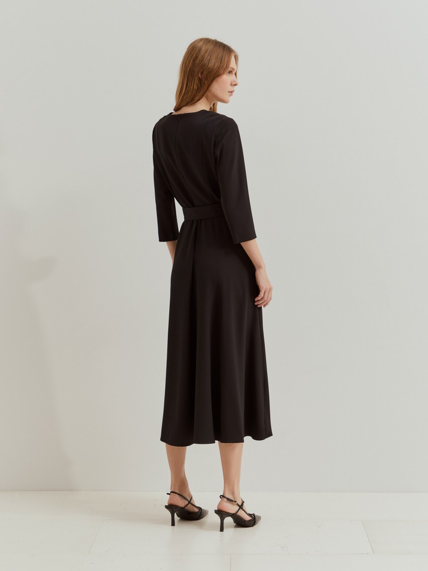 Vestido de malha comprido com cinto