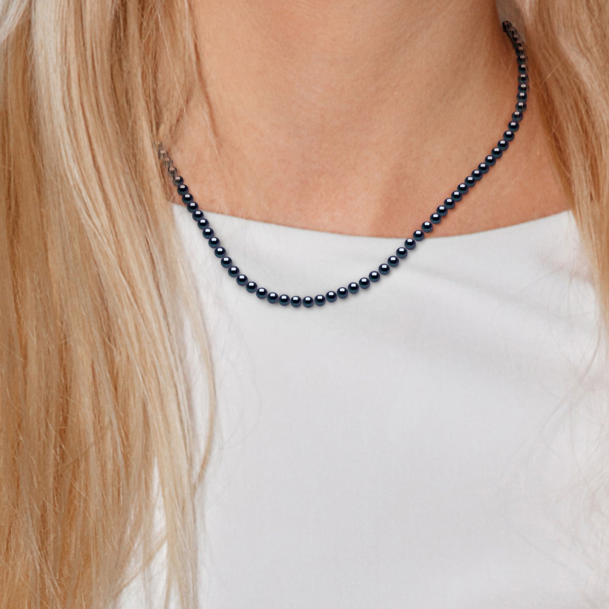 Collier Rang de Perles d'Eau Douce Rondes 4-5 mm Noires Or Blanc 18 Carats