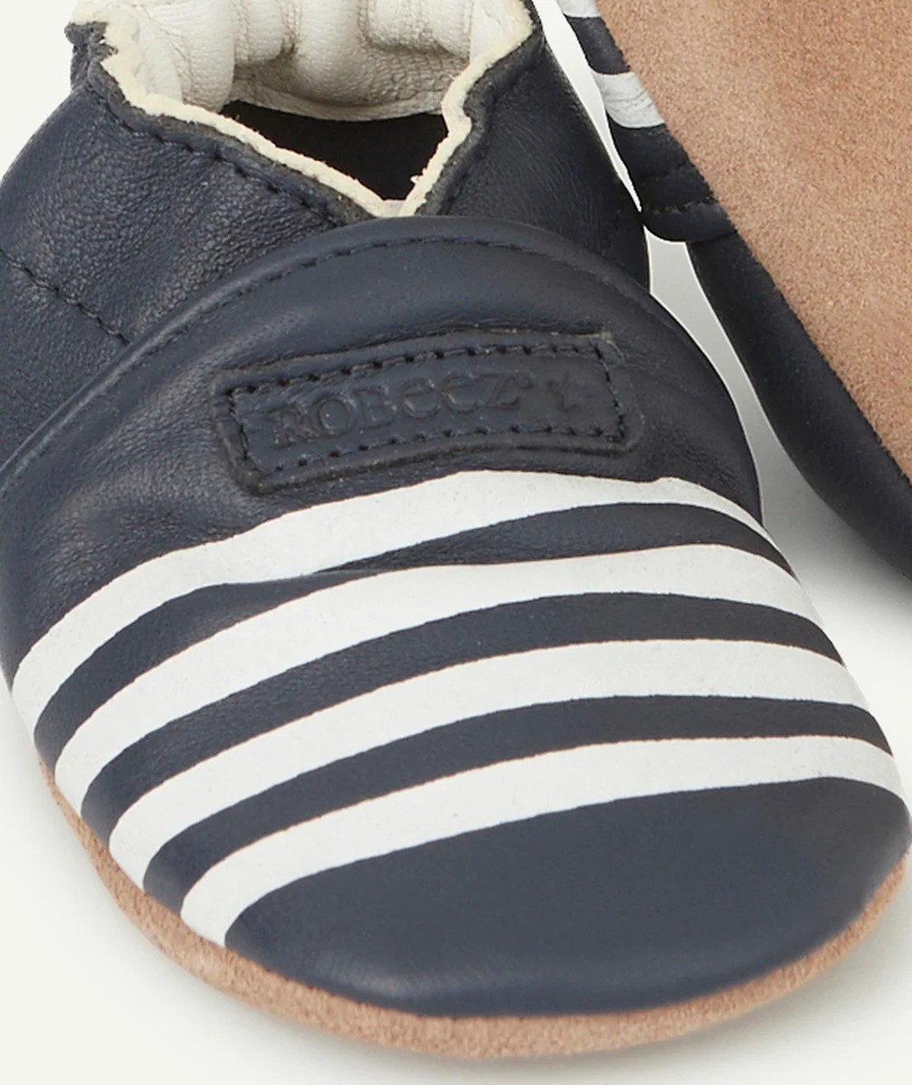 ROBEEZCHAUSSONS BÉBÉ BLEU MARINE EN CUIR AVEC RAYURES BLANCHES