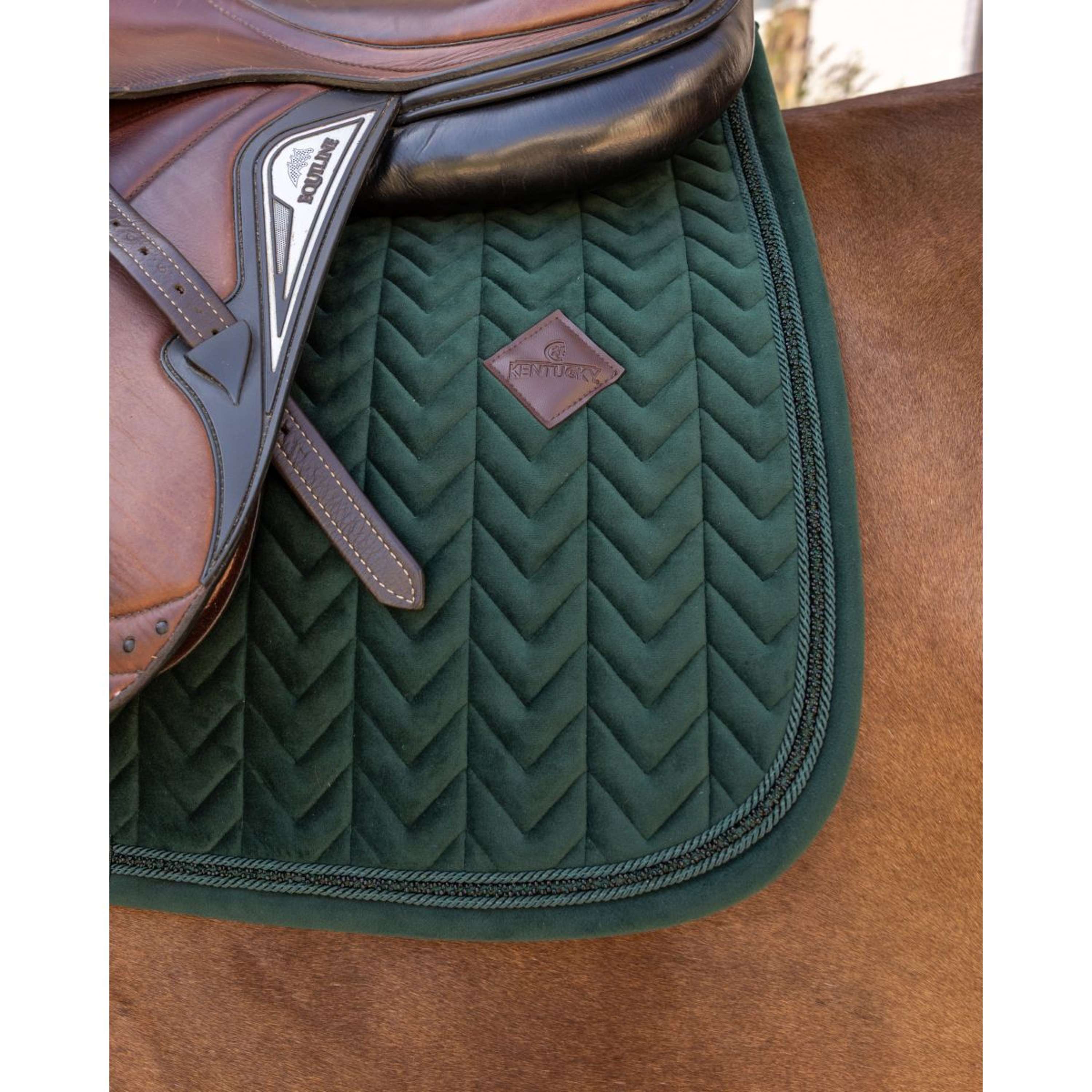 Kentucky Zadeldekje Velvet Mini Pearls Springen Pine Green