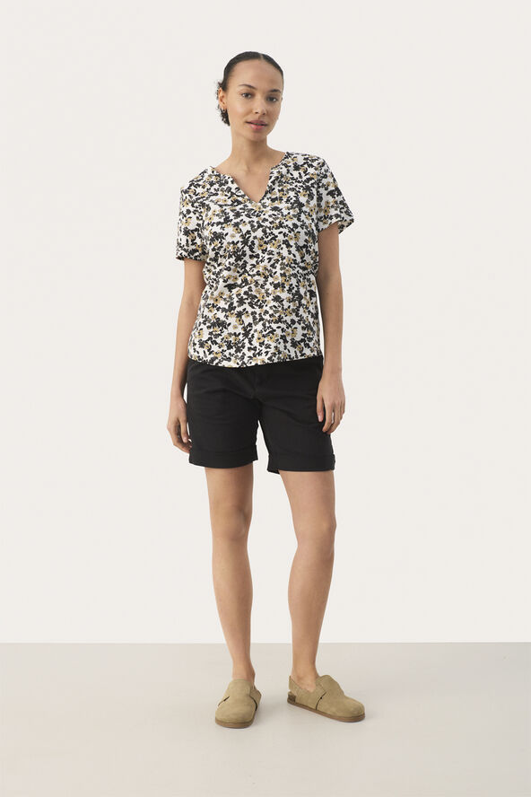 Part Two GesinasPW TS Black mini flower
