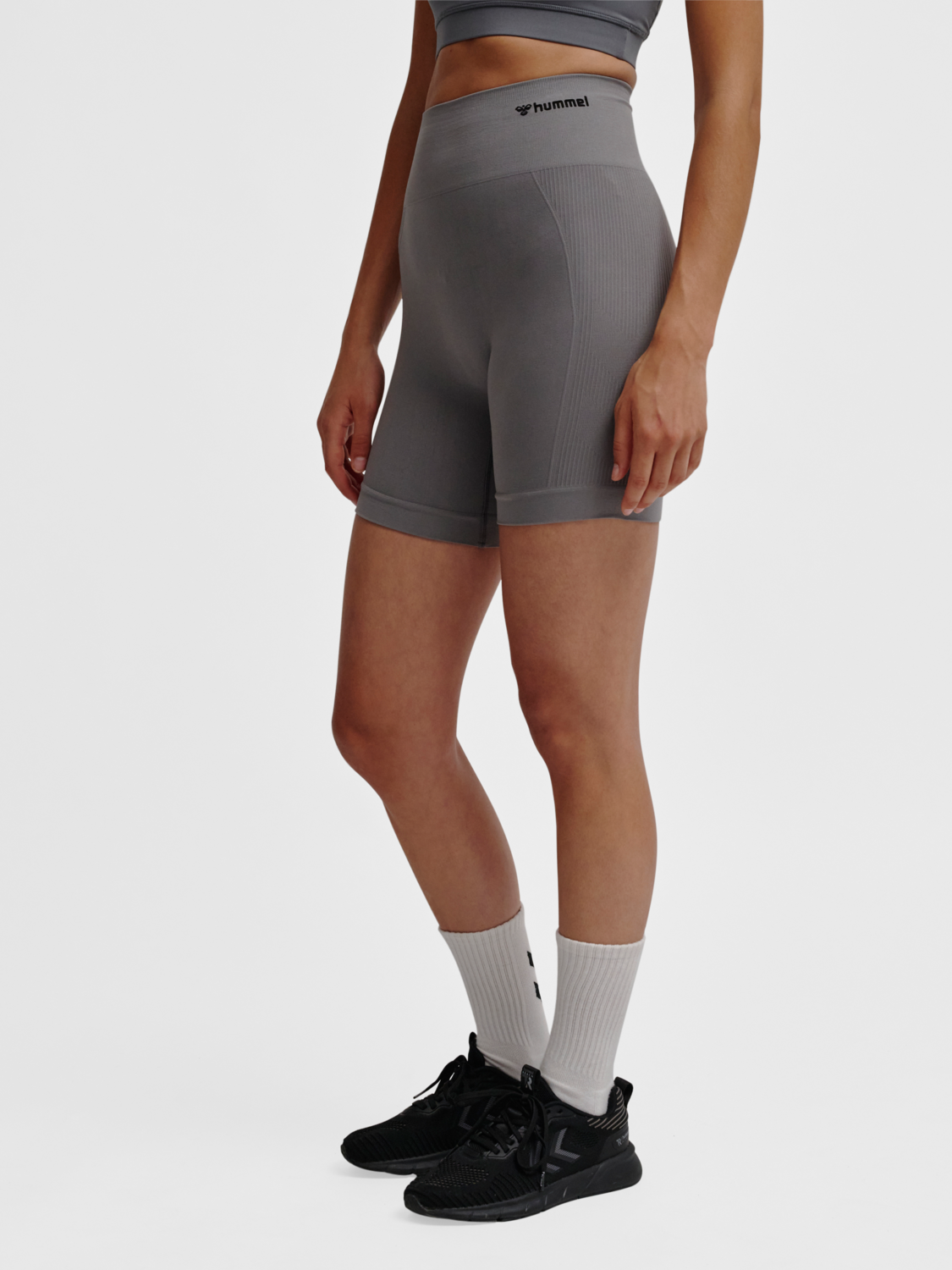 hmlTIF SEAMLESS SHORTS