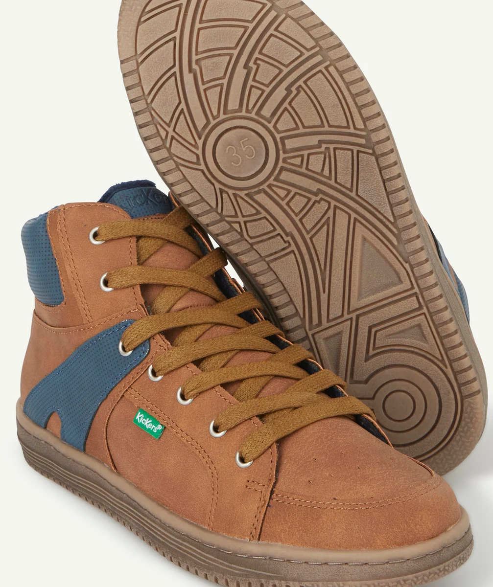 KICKERSBASKETS MONTANTES LOWELL GARÇON BLEU ET CAMEL AVEC LACETS