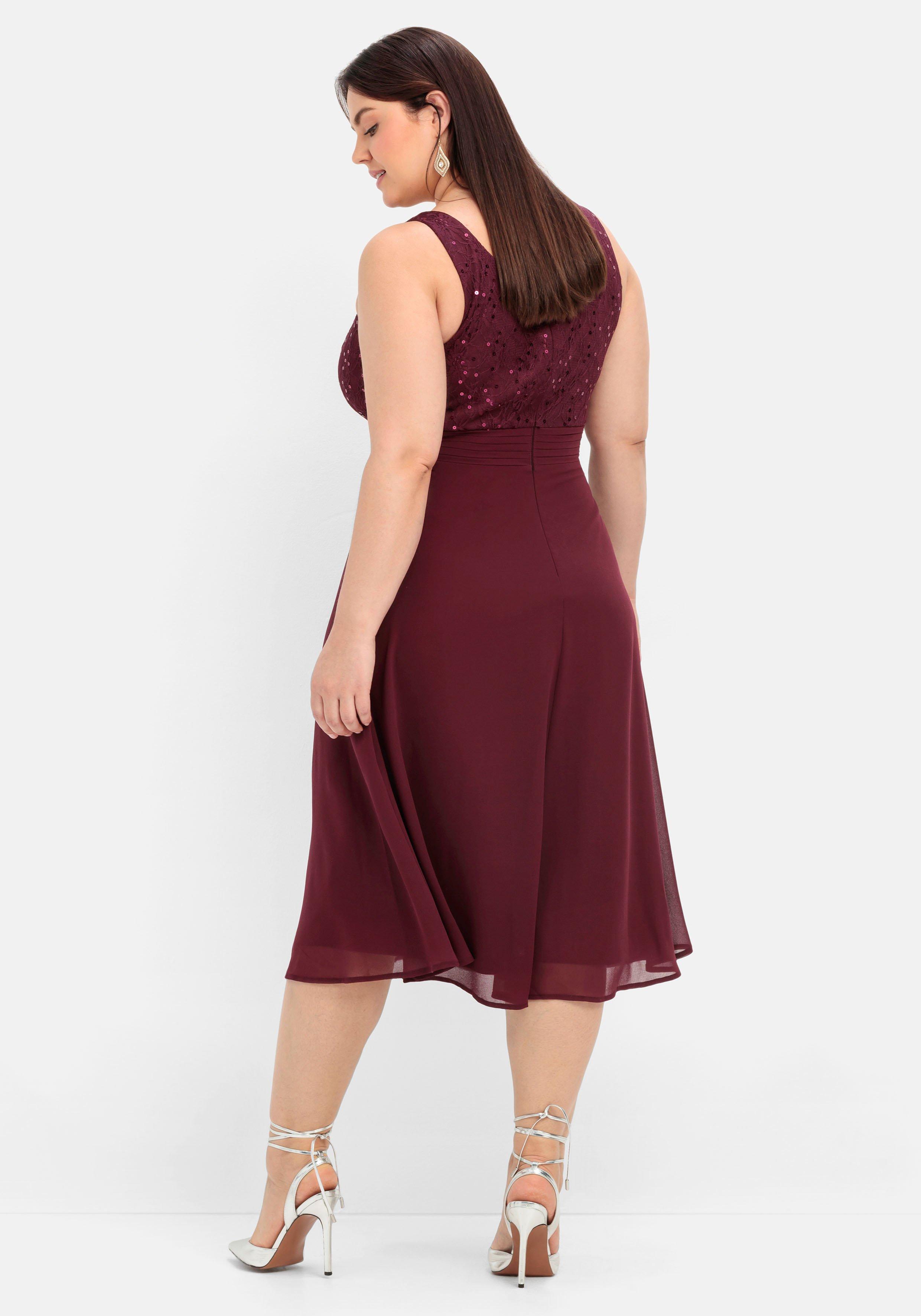 Abendkleid mit Spitze