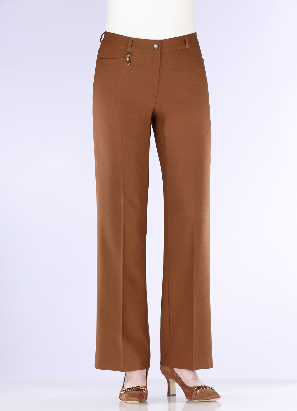 Elegante Hose mit apartem Zieranhänger