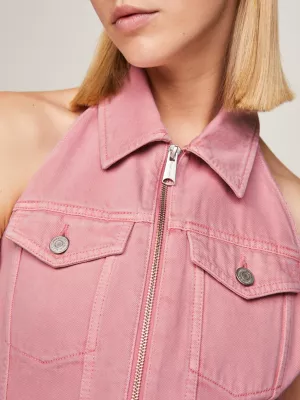 Vestido curto com decote halter e costas abertas