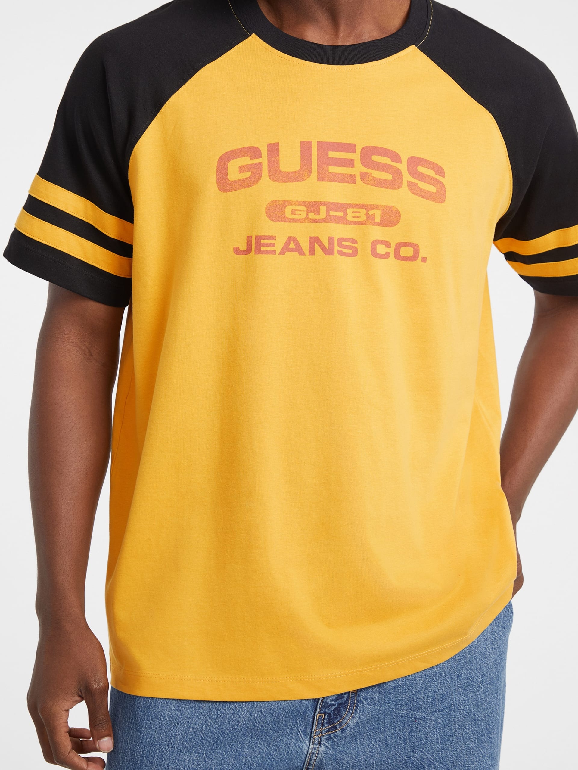 Camiseta Raglan Universitária Oversized