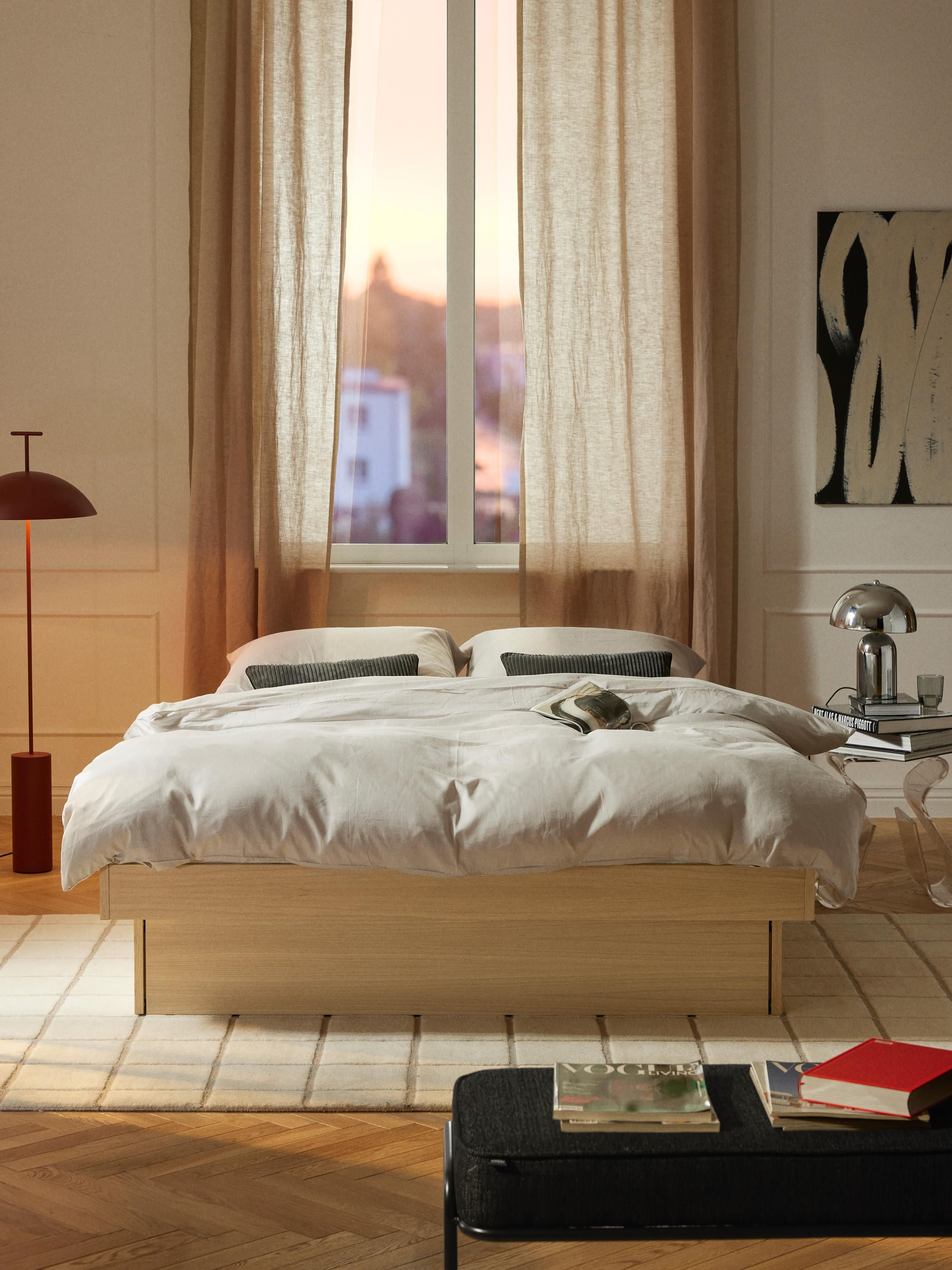 Houten bed Sato met lades