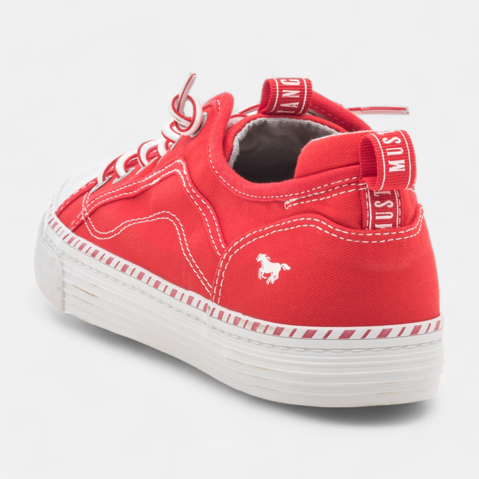 Baskets en toile Femme rouge