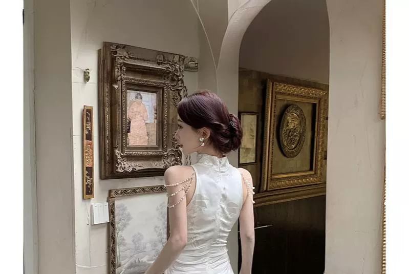 Aurora - Mouwloze Faux Pearl Chain Jacquard Midi Sheath Qipao