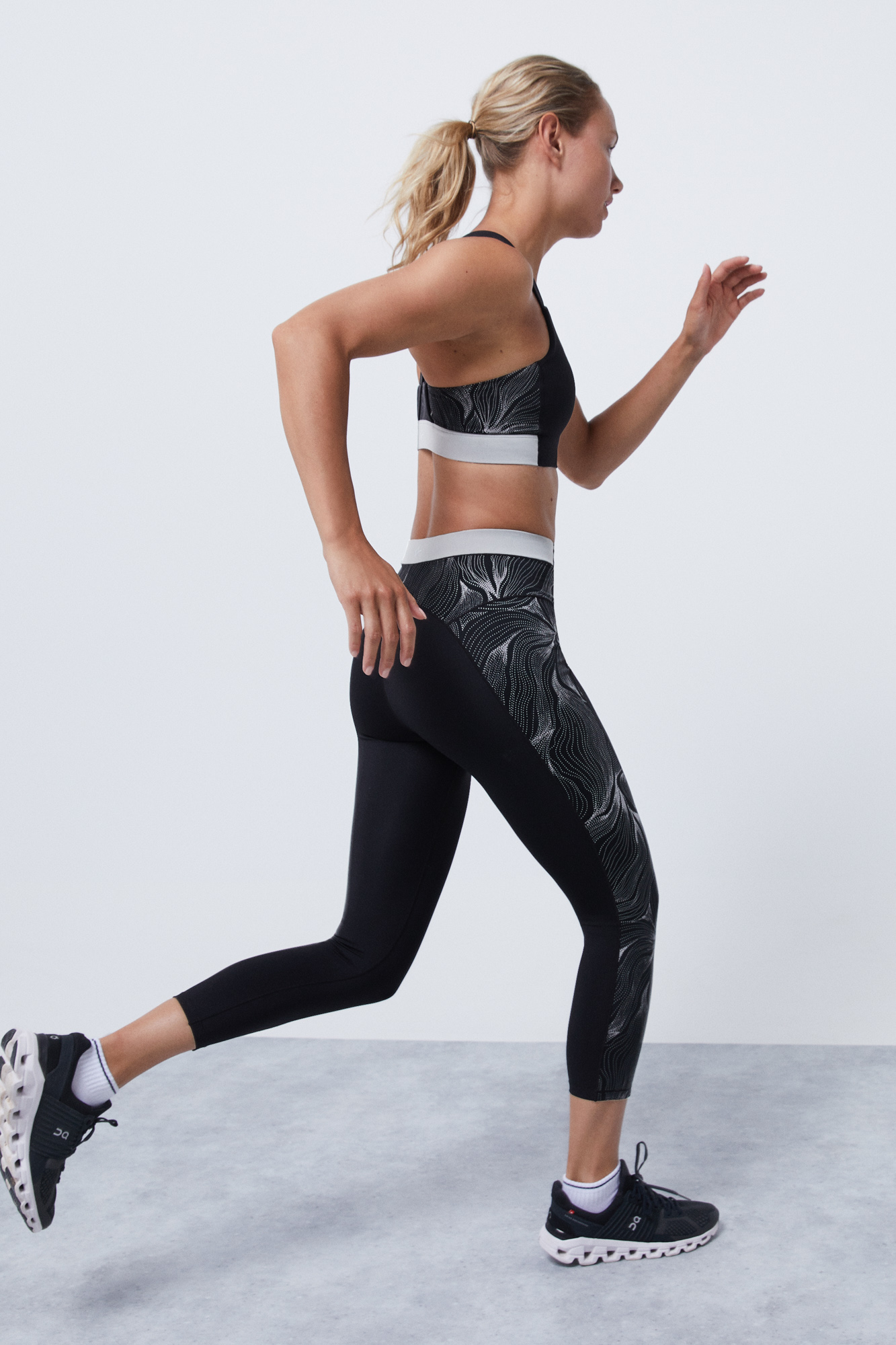 Leggings cropped refletivas com elasticidade 4D