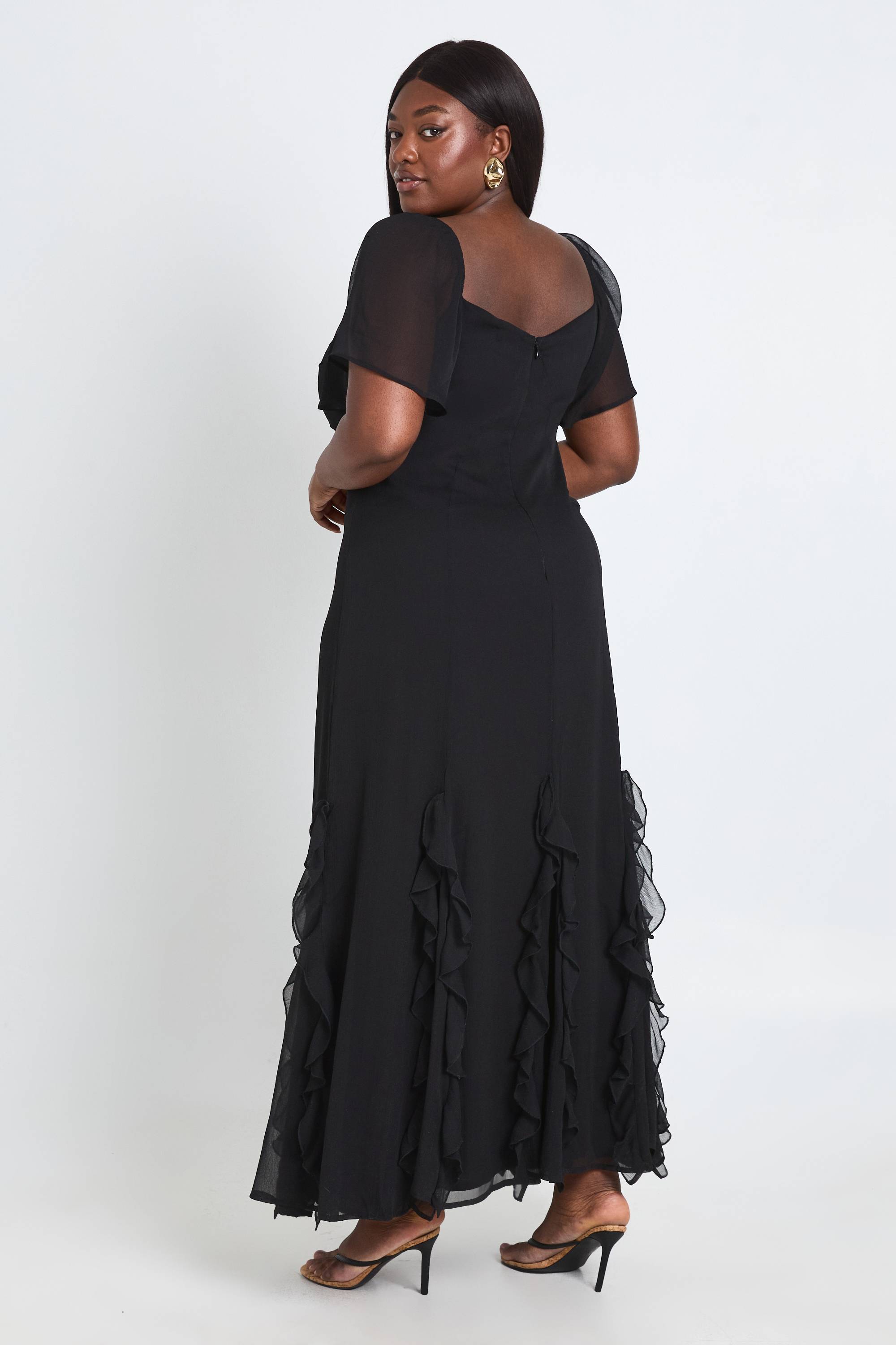 boohoo Robe Longue Grande Taille En Mousseline À Manches Bouffantes Et Volants