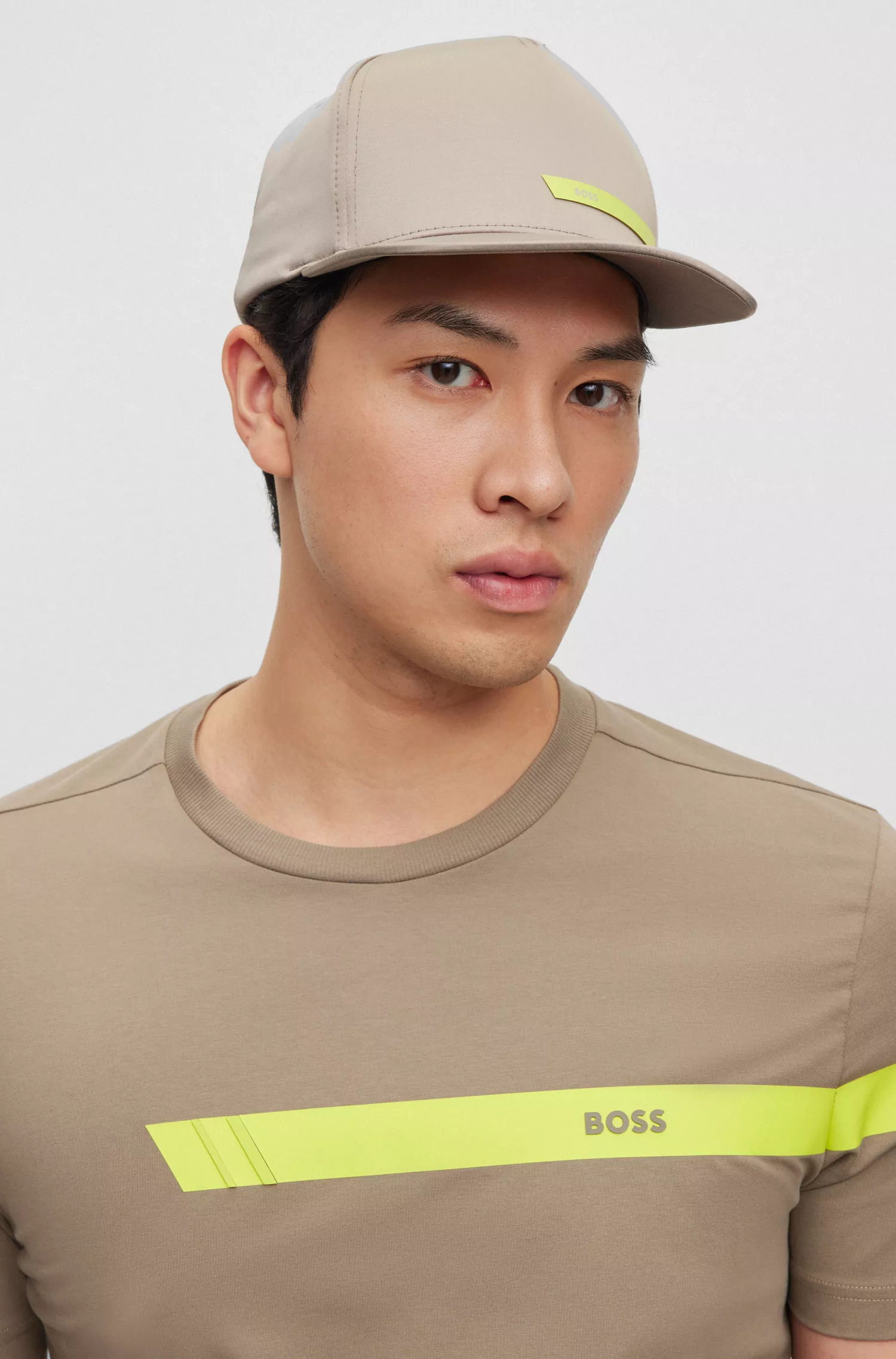 Boné BOSS verde-acetinado com faixa com o logotipo