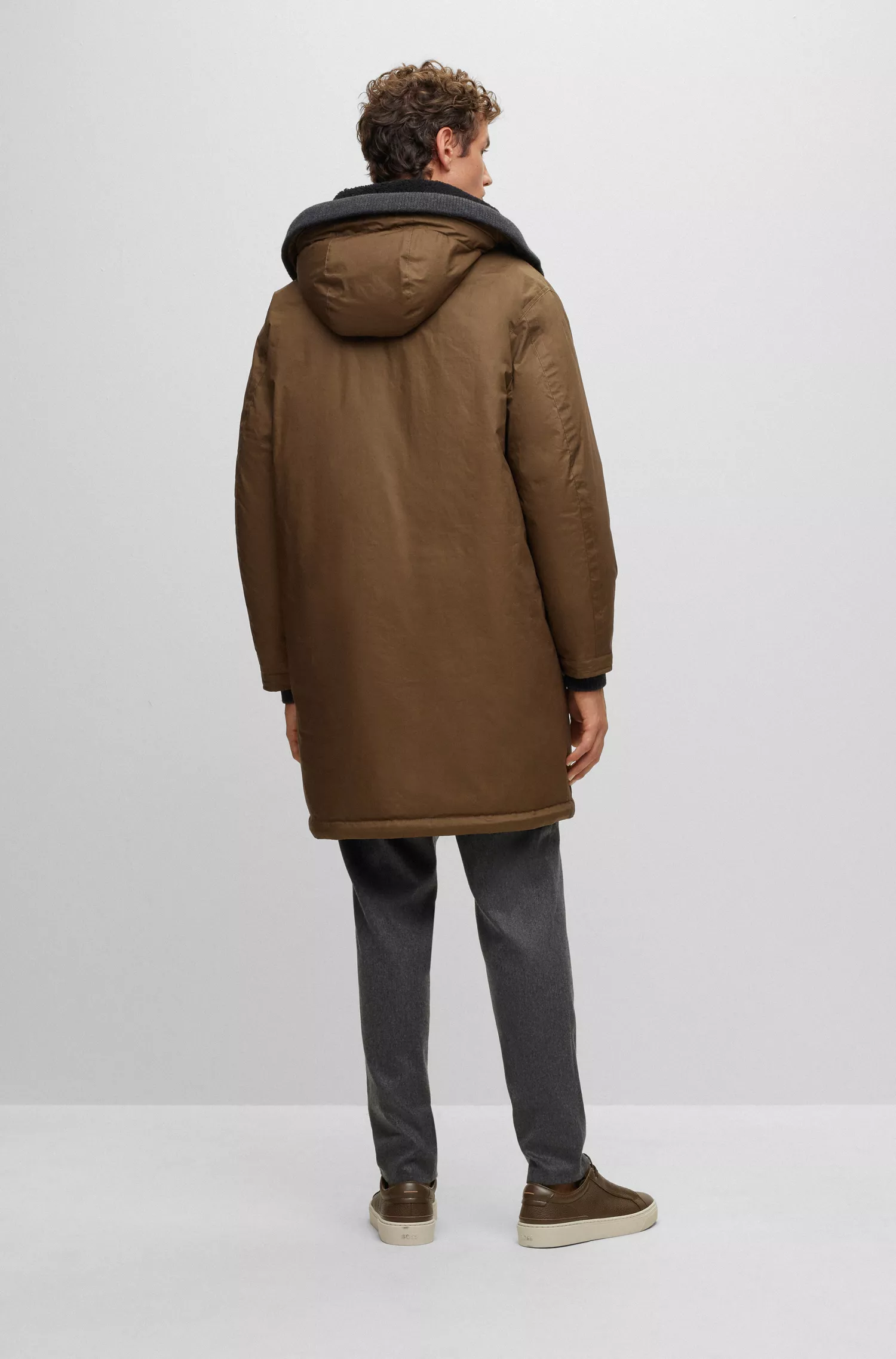 Parka BOSS Camel em mistura de algodão repelente à água com enchimento de plumas