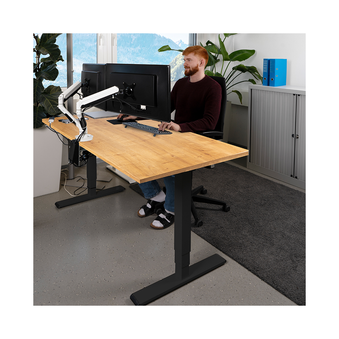 CONTINI höhenverstellbarer Bürotisch 200 x 90 cm Eichendekor / Gestell schwarz