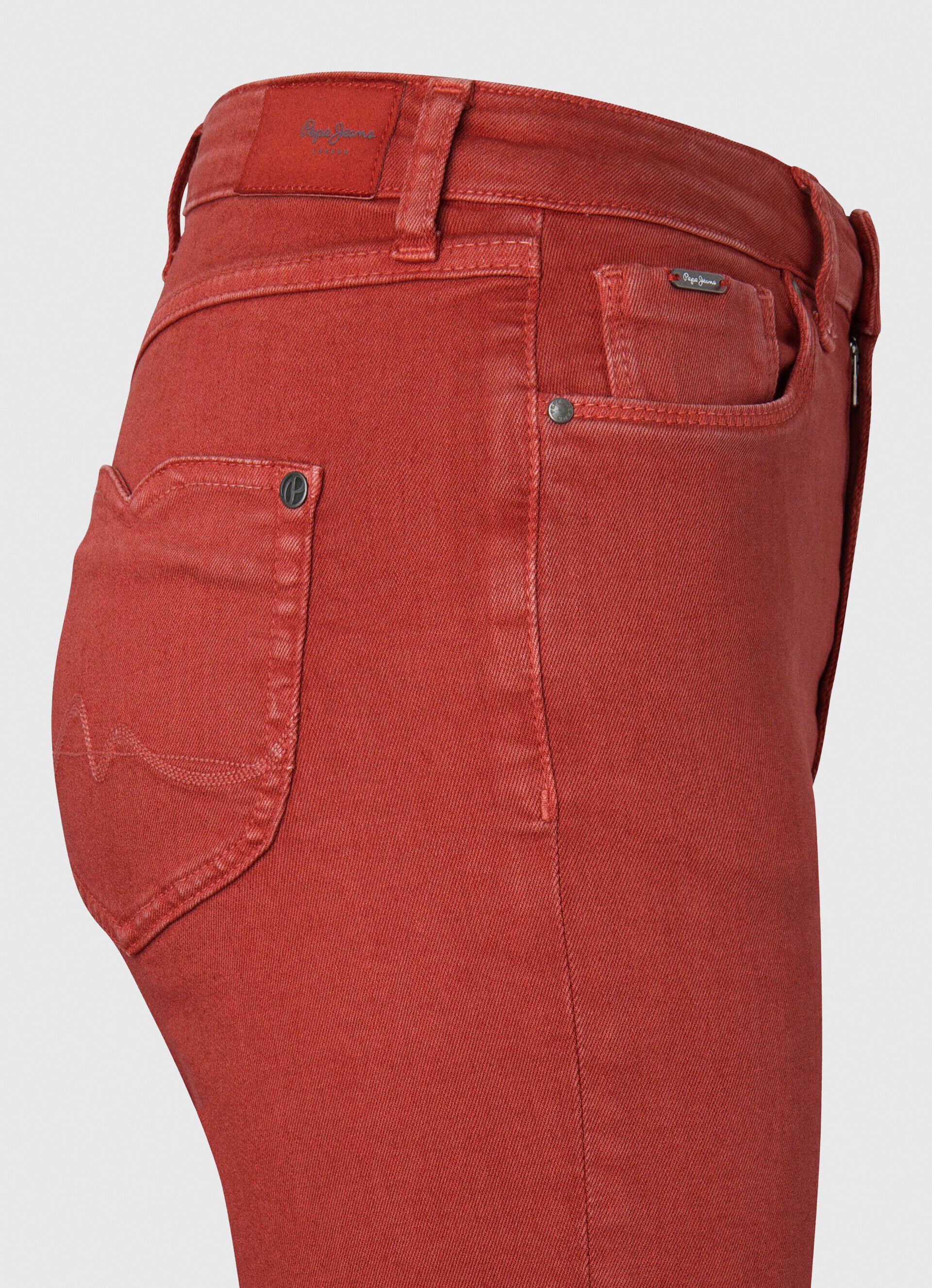 Calça flare com 5 bolsos - vermelho estúdio