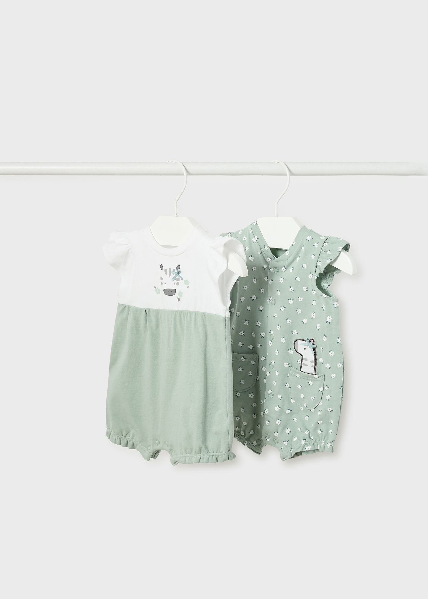 Conjunto de 2 pijamas curtos de algodão sustentável para recém-nascidos.