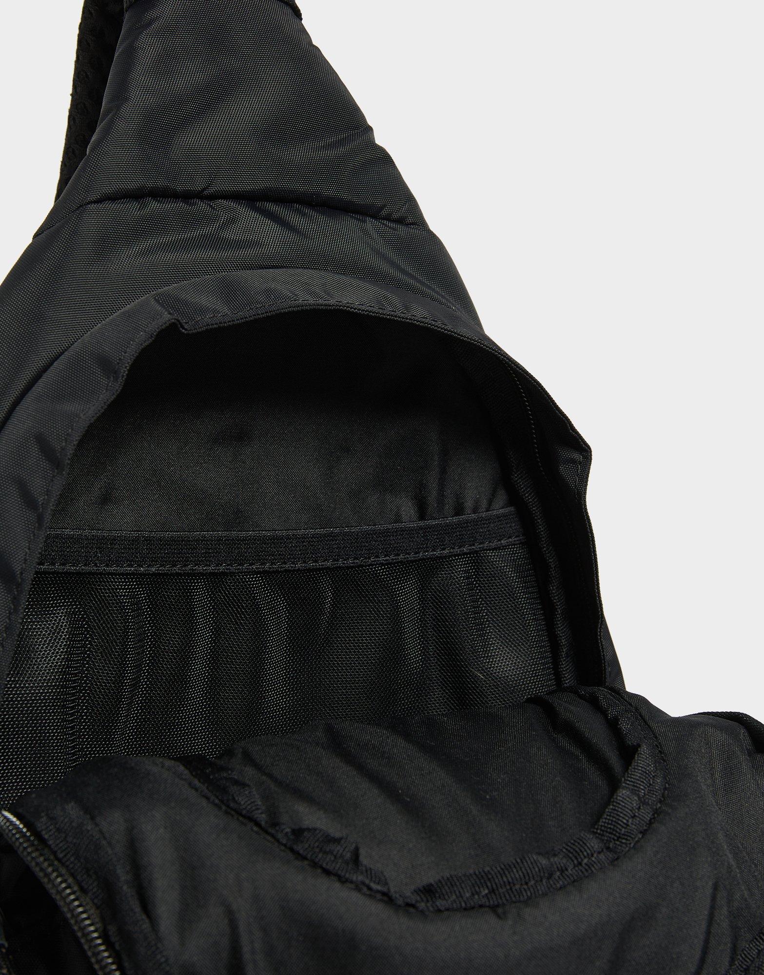 Nike Sportswear Essentials Sling Bag