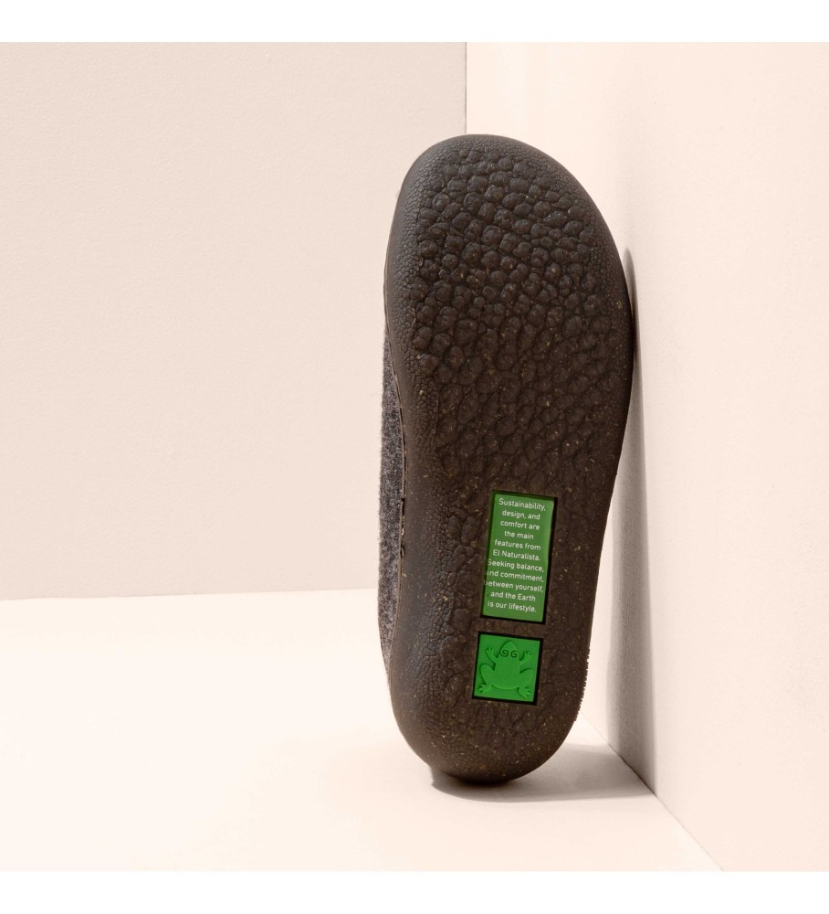 Pantufas de lã Naturalist pretas para casa cinza