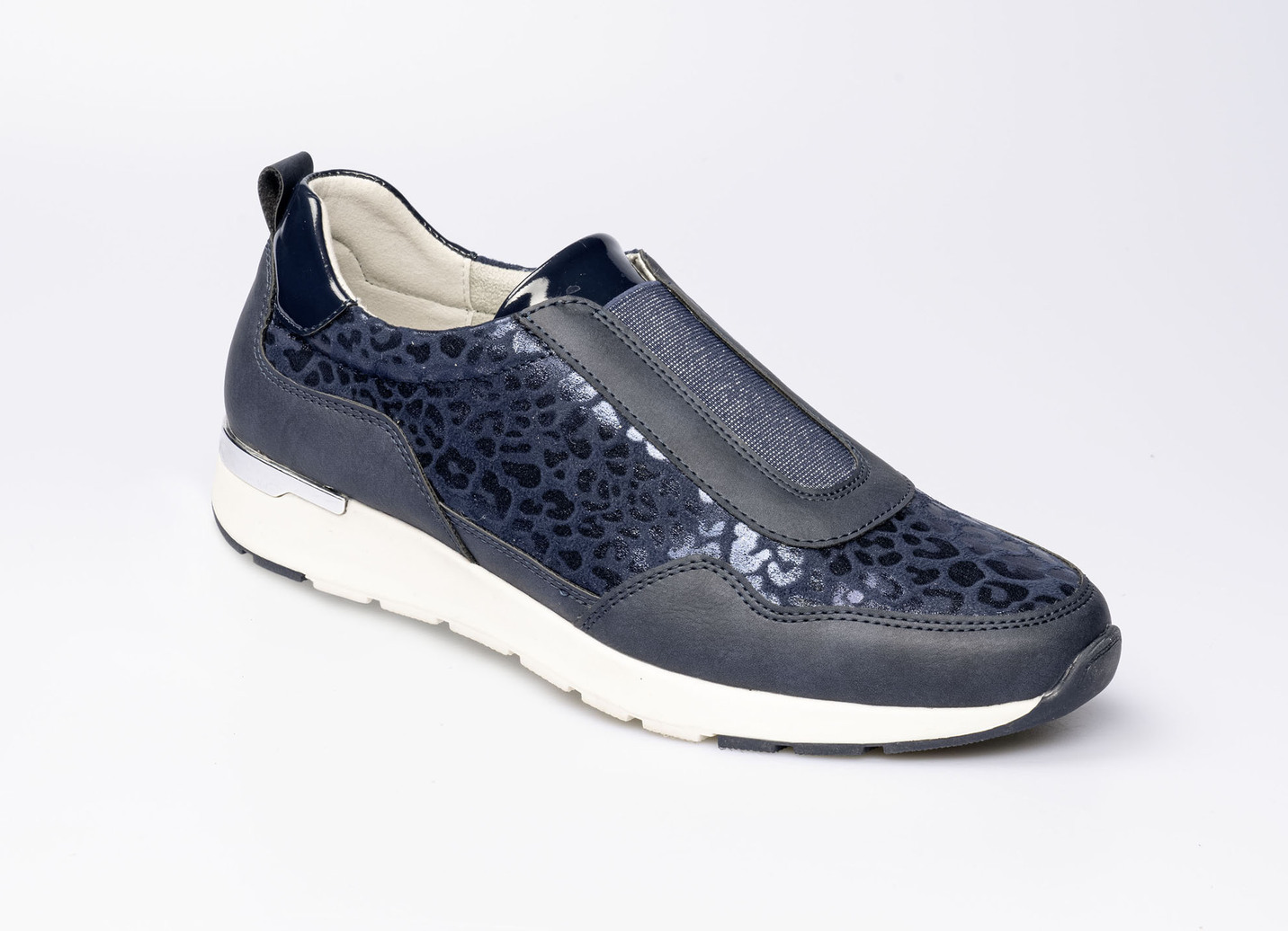 Modischer Stretch-Sneaker im Leo-Look