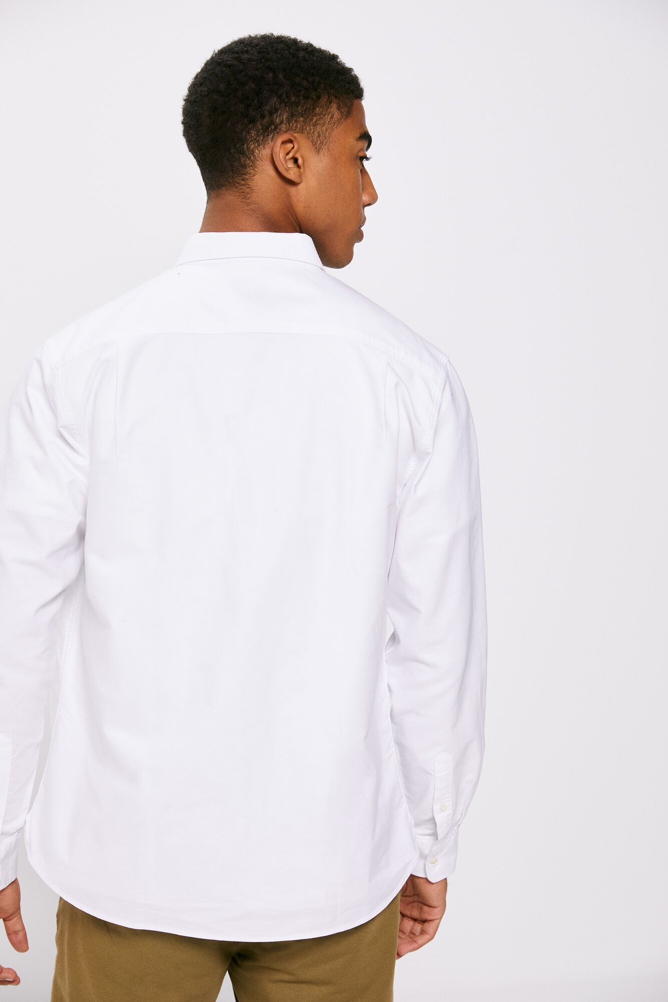 Camisa oxford colorida - branca