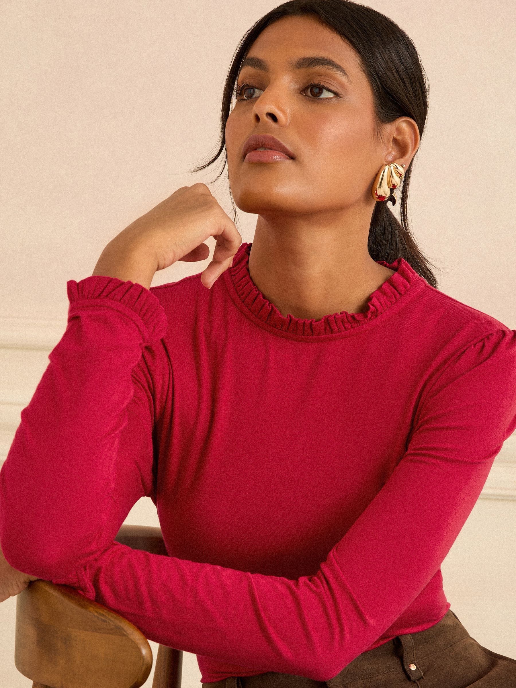 Bes en blauw - Love & Roses jersey top met ruches aan de hals en lange mouwen