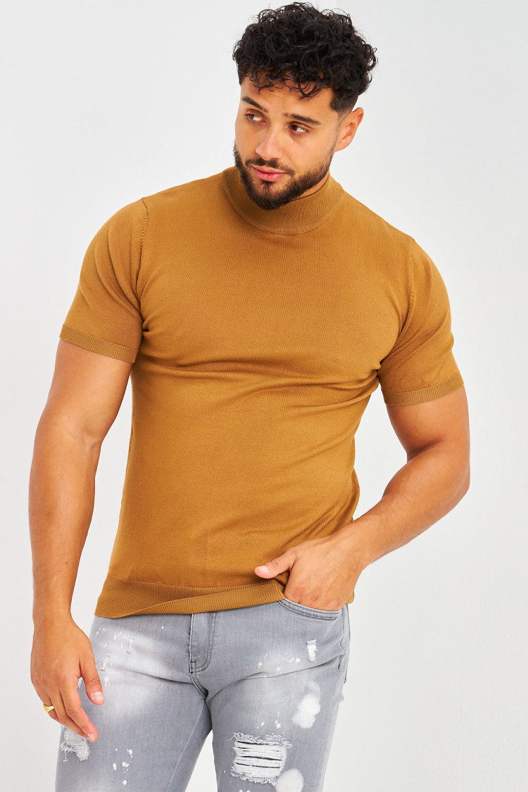 T-shirt camel en fines mailles col montant