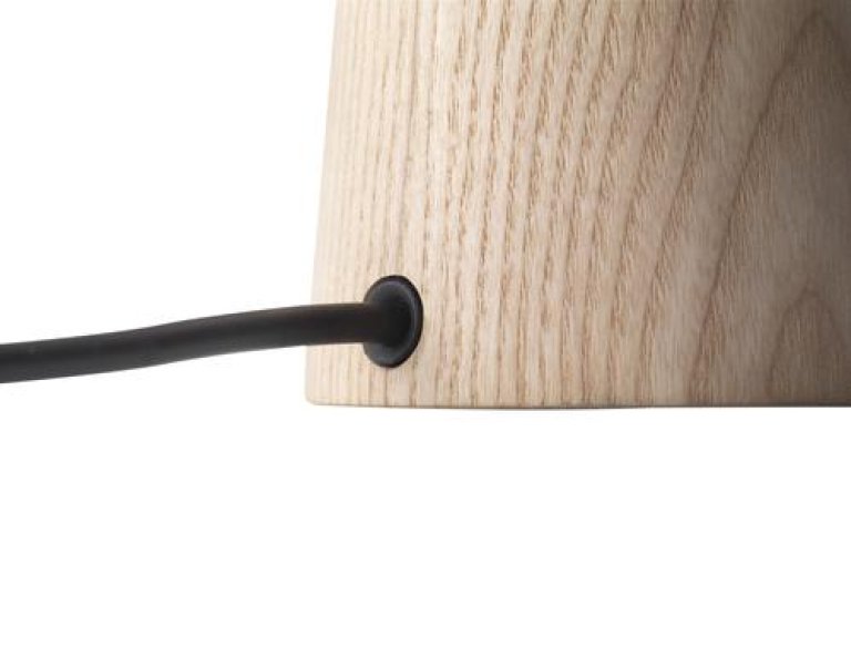 Fritz Hansen Night Owl tafellamp smokey wit gelakt essenhout