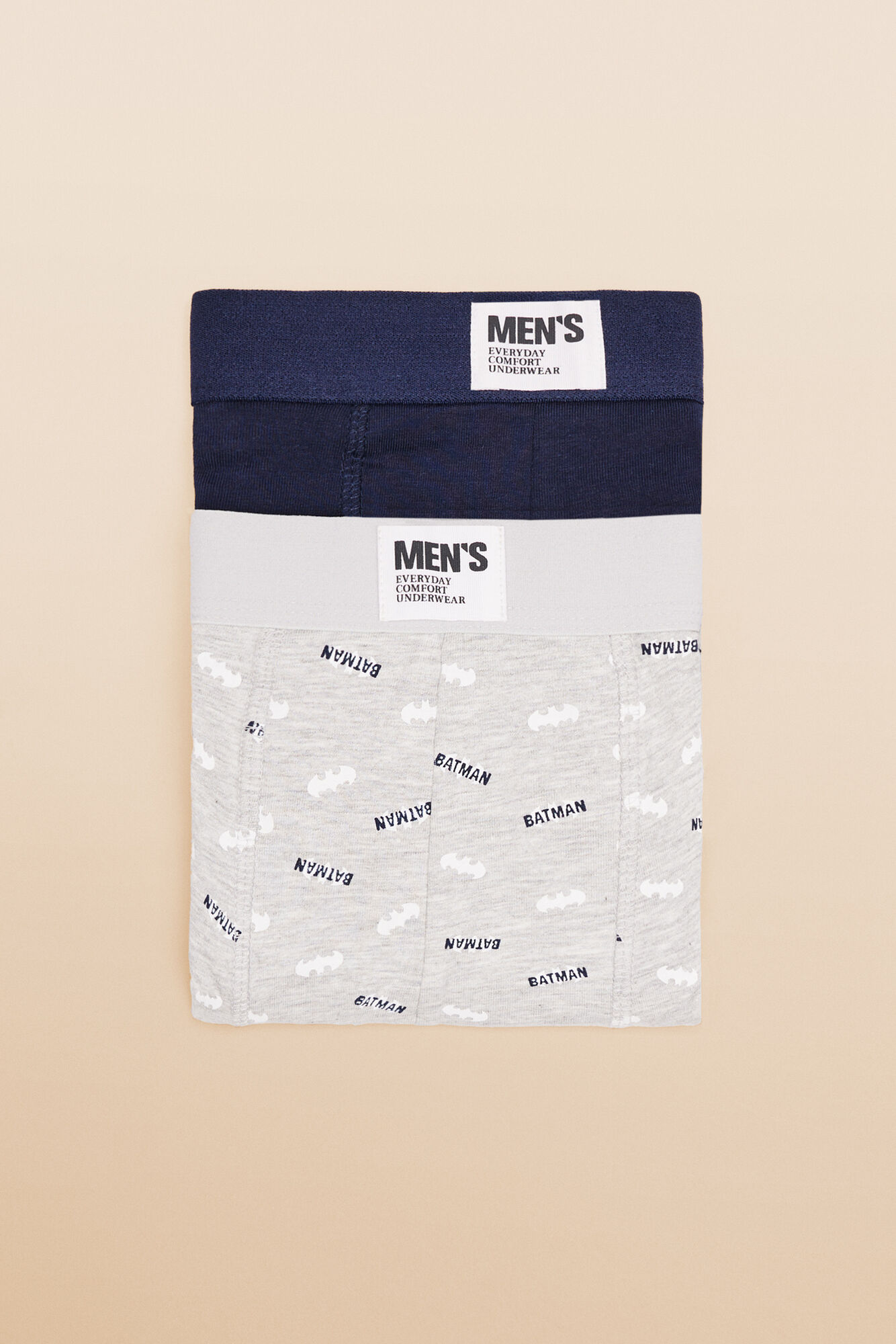 Pacote com 2 cuecas boxer do Batman, cinza e azul.