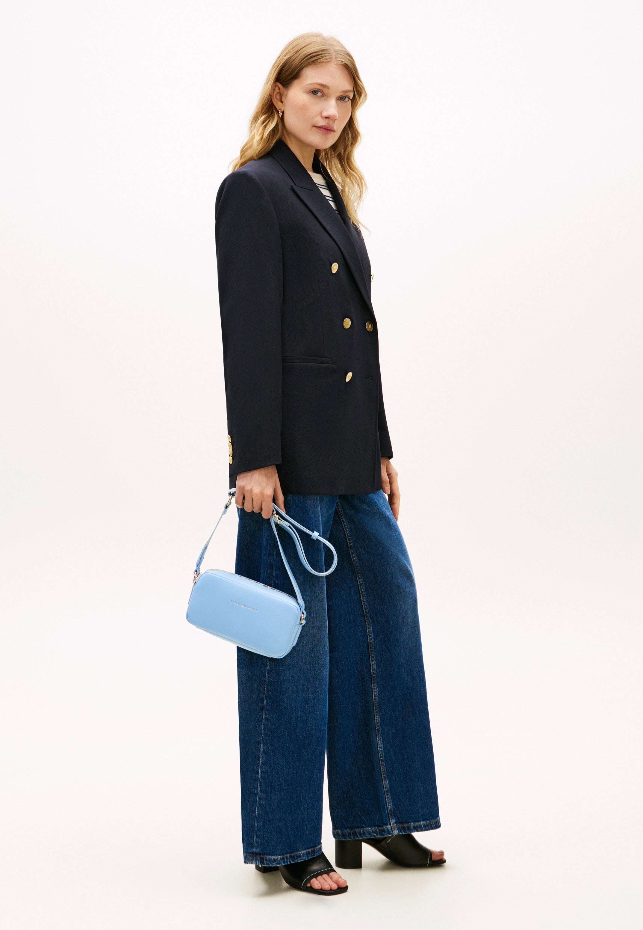 TH Essential Camera Well Water - Crossbody Bag