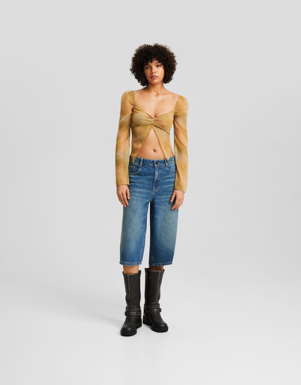 Blusa cropped de manga comprida com detalhe em chiffon