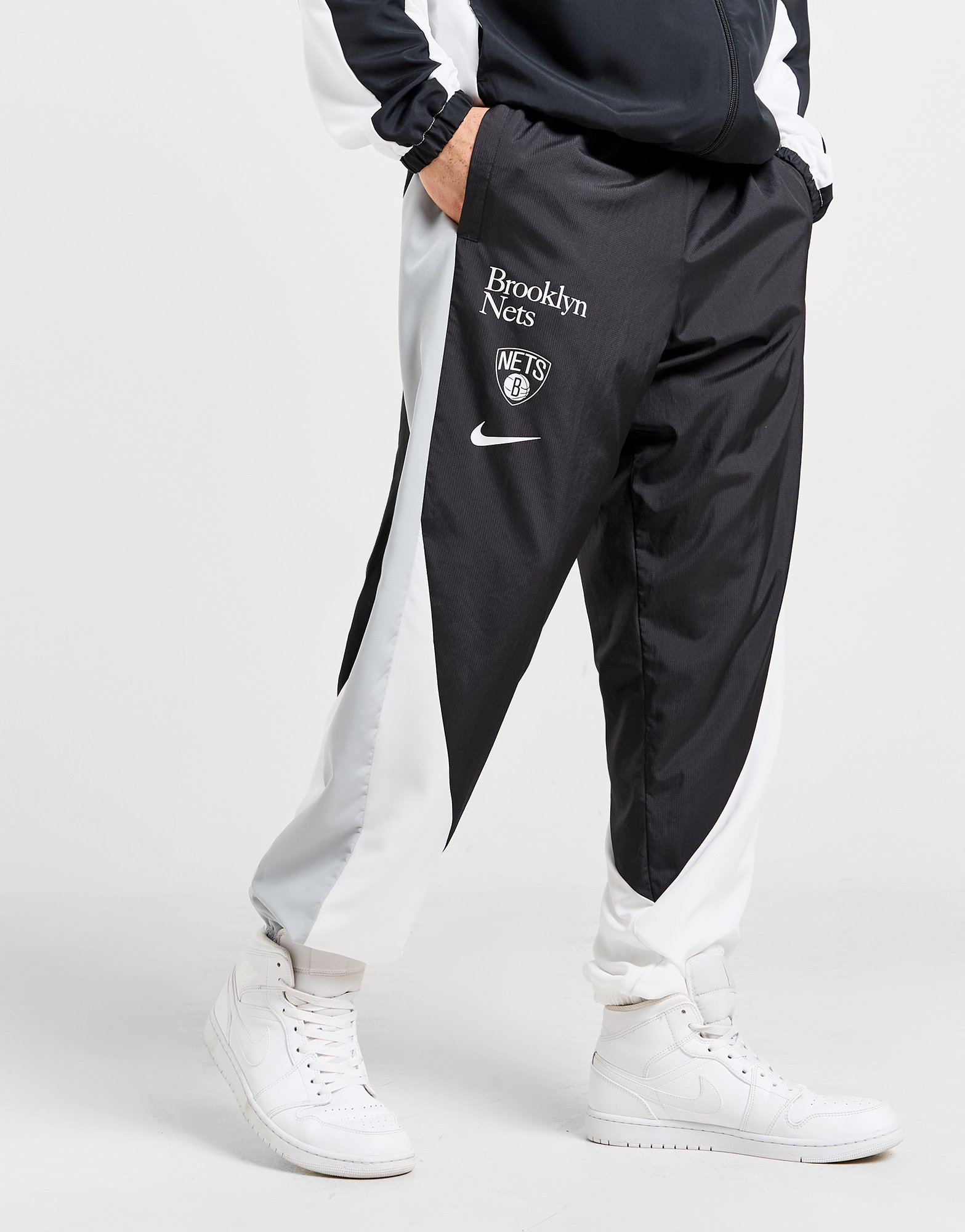 Nike NBA Brooklyn Nets Starting 5 Courtside Tracksuit