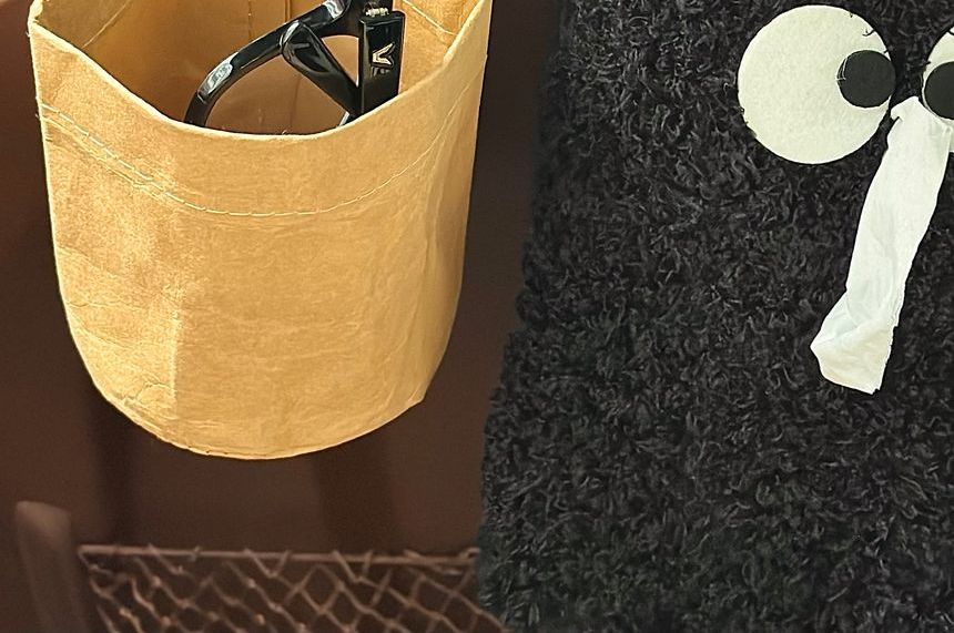 Intimo - Set: Kraftpapier organizer + kunstleren autoventilatiehaak