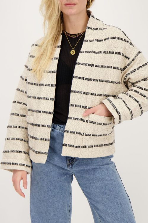 Wit kimono jasje met zwarte strepen