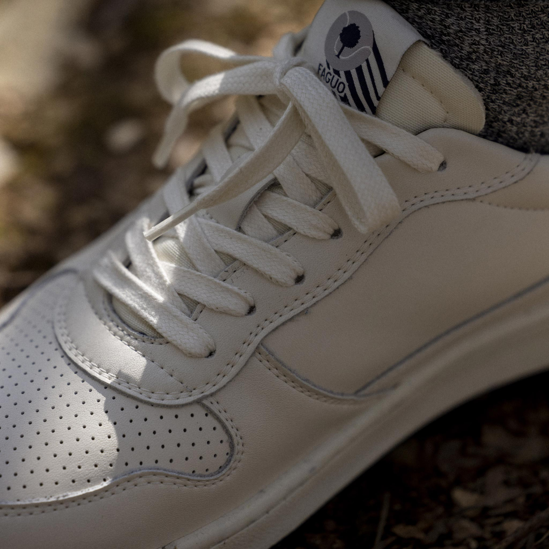 Baskets écrue & bleu marine cuir - modèle Alder