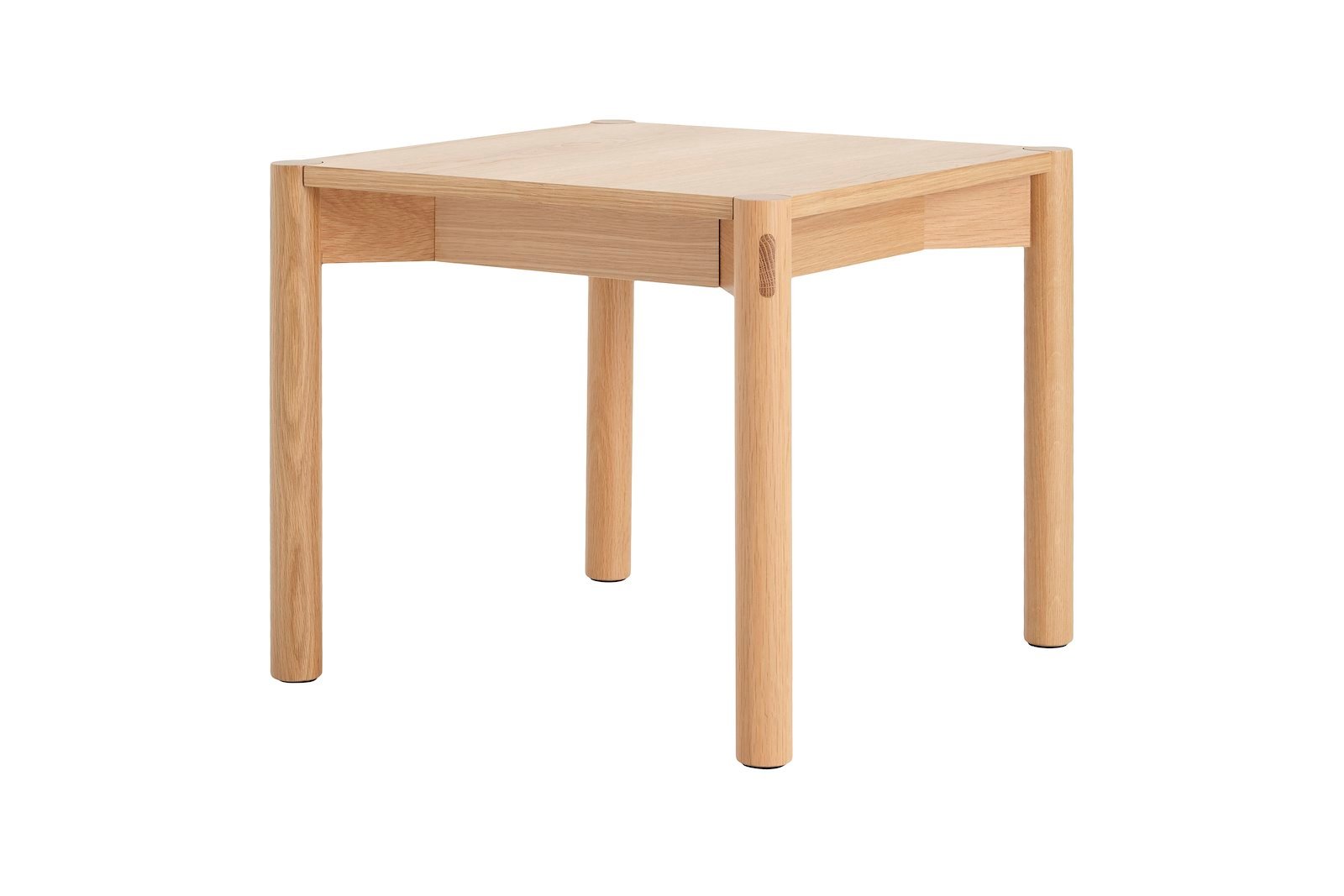 Bella sidebord 50x50 cm. Lakkert natur eikefinér