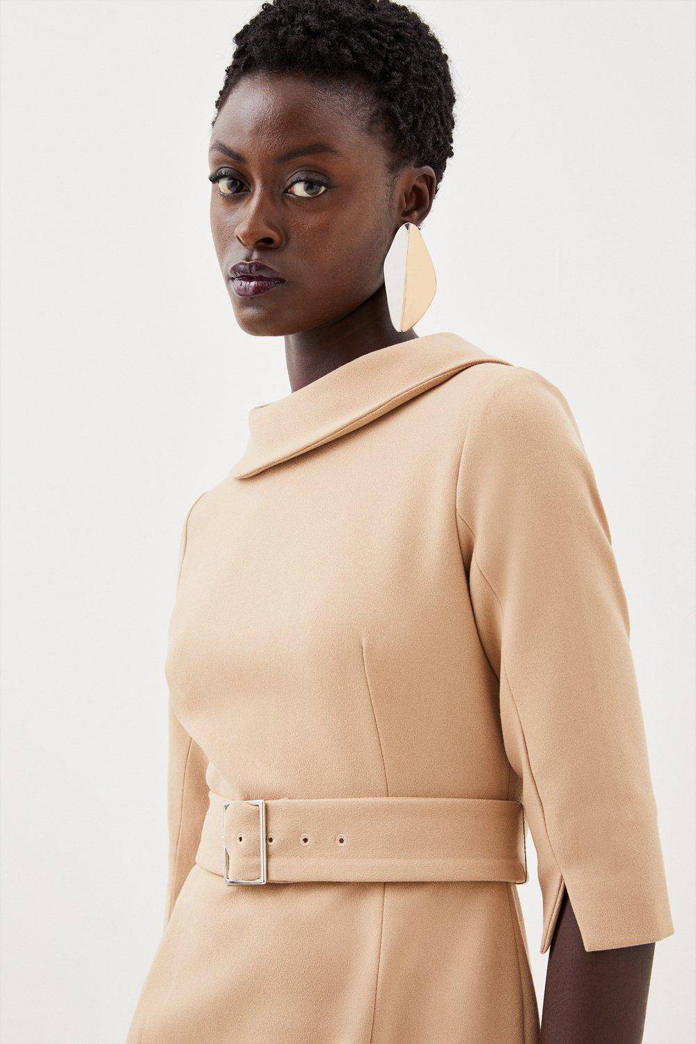 KarenMillen Petite robe midi structurée en crêpe à col roulé, ceinturée et ajustée