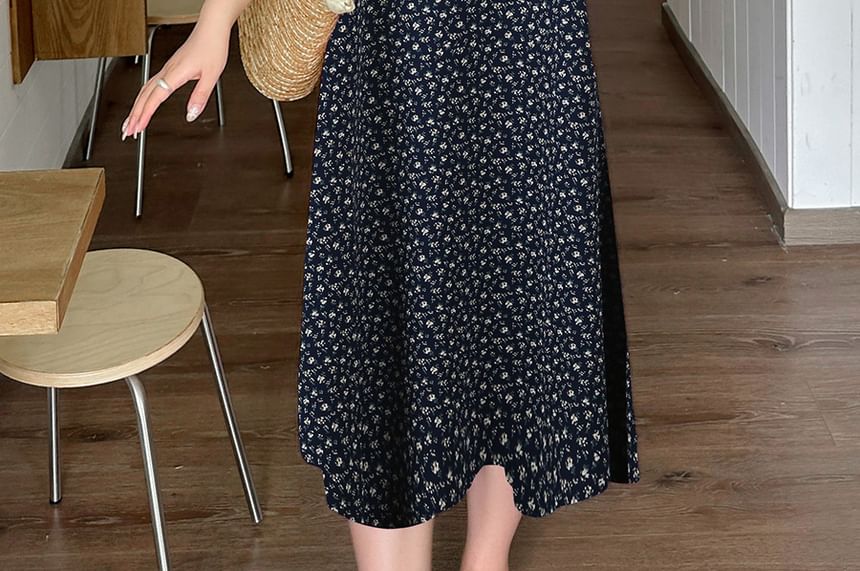 Krezol - Plus Size Mock Two-Piece Midi A-lijn Jurk met Korte Mouwen en Bloemenprint