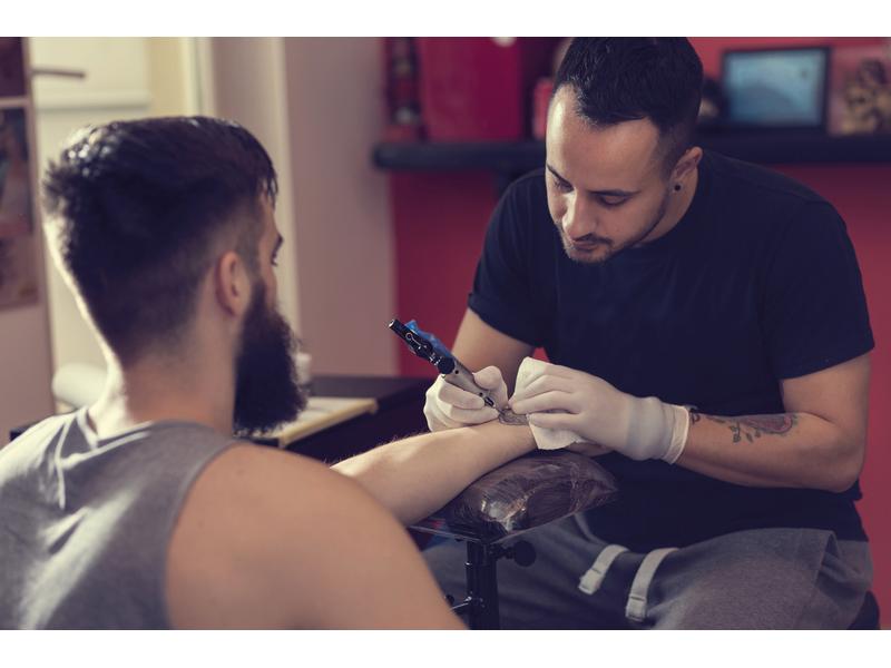Hänseler Original Tattoo Creme 50 ml Pflegende, feuchtigkeitsspendende Creme für tätowierte Haut