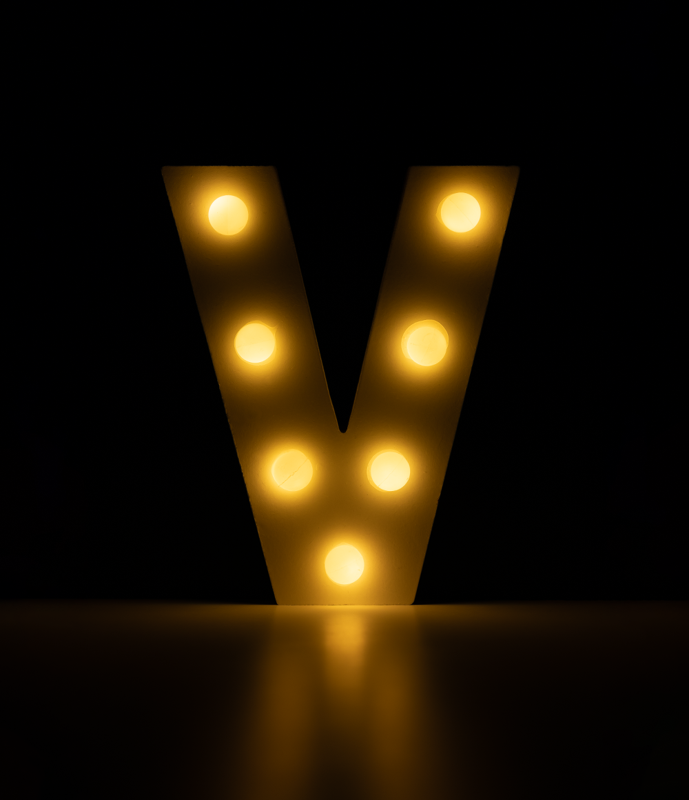V Licht Letter 16,5cm
